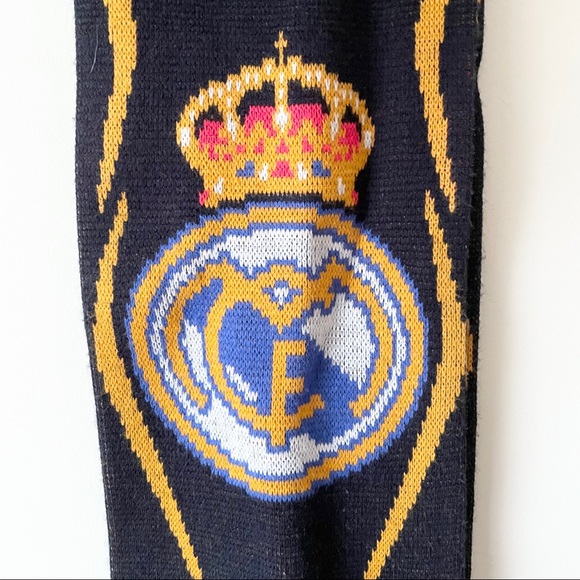 Real Madrid Official Scarf - Picture 5 of 5